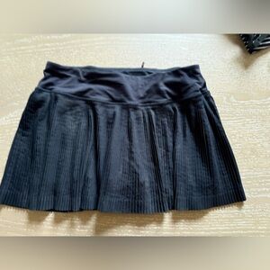 Lululemon Athletica Black Mini Skirt size 6